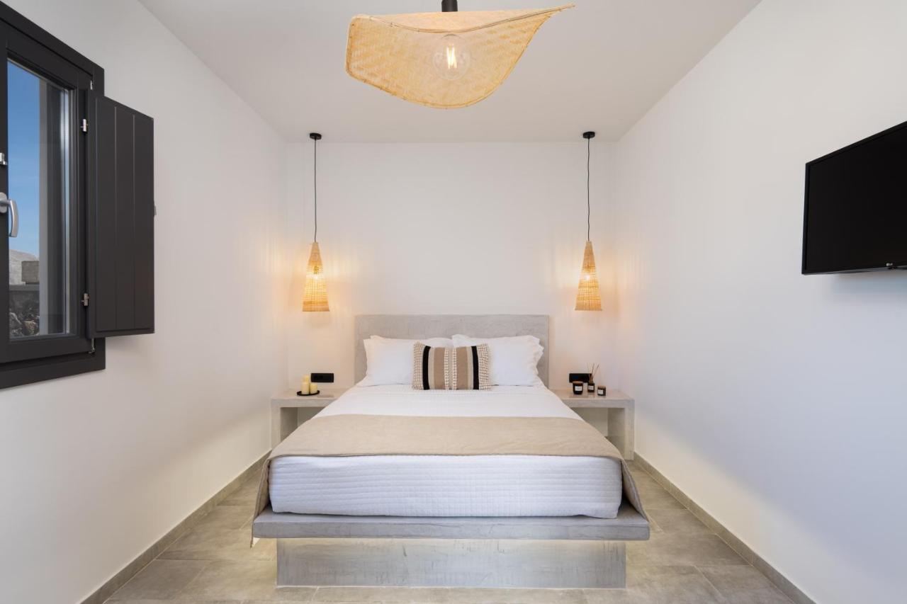 Almira Luxury Suites Perivolos  Bagian luar foto