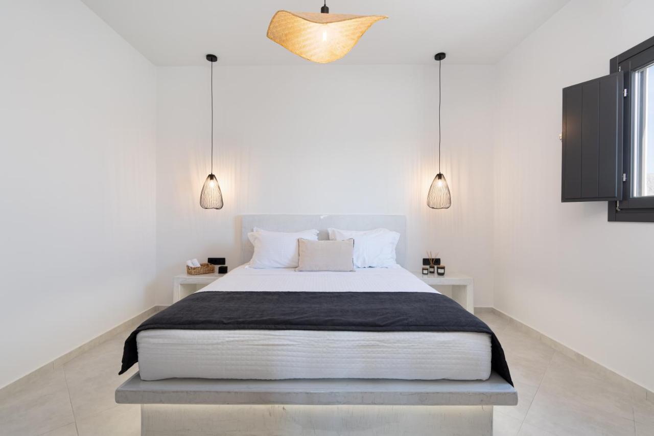Almira Luxury Suites Perivolos  Bagian luar foto