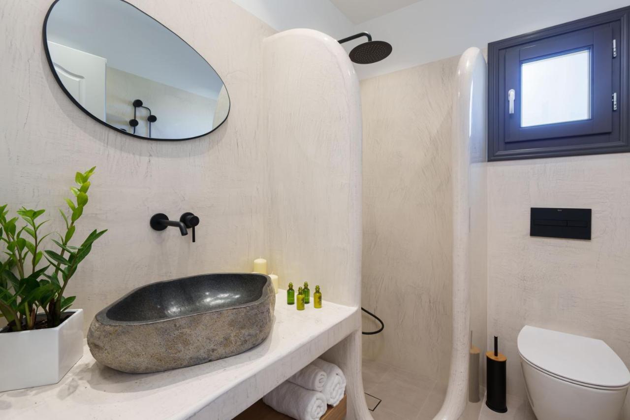 Almira Luxury Suites Perivolos  Bagian luar foto