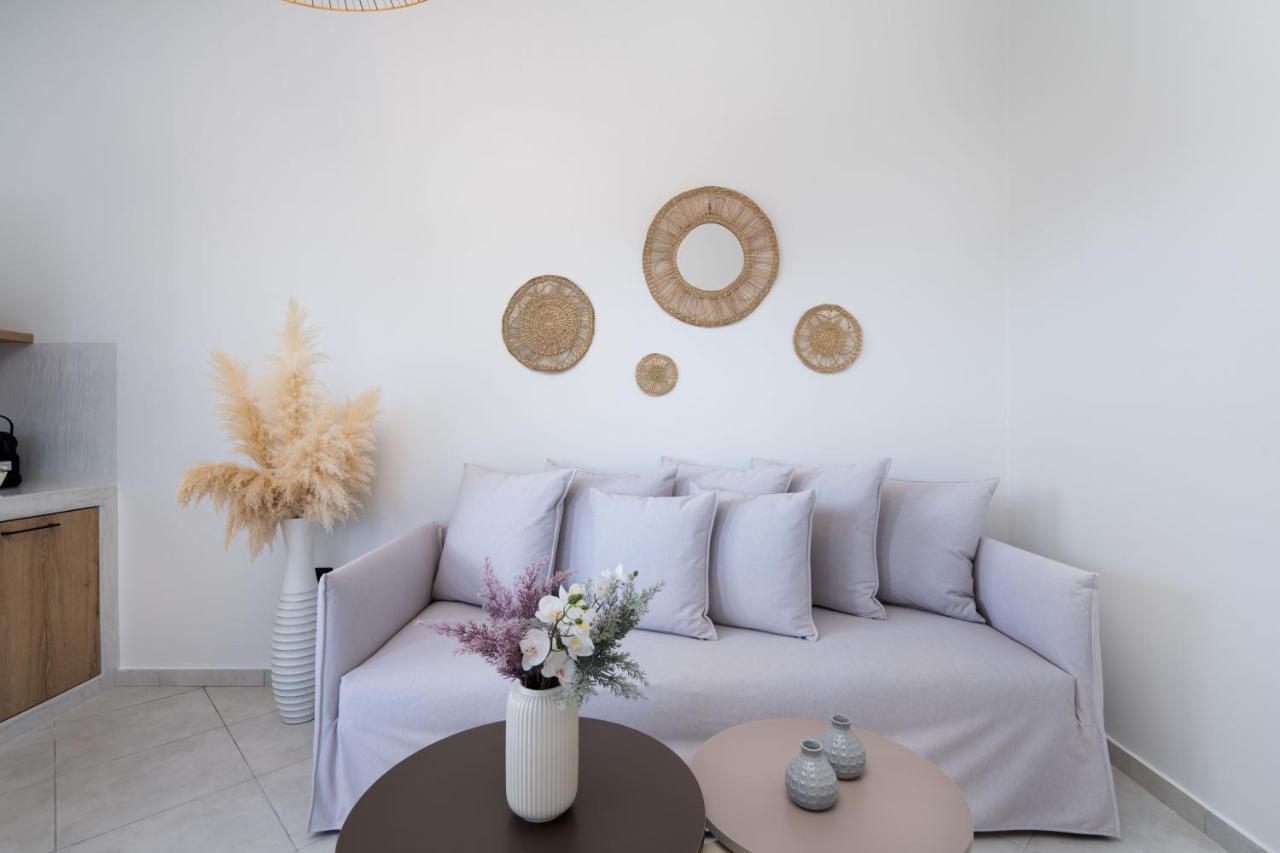 Almira Luxury Suites Perivolos  Bagian luar foto