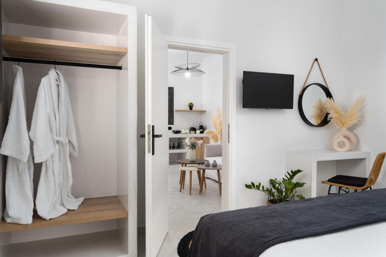 Almira Luxury Suites Perivolos  Bagian luar foto