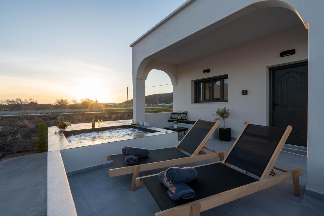 Almira Luxury Suites Perivolos  Bagian luar foto