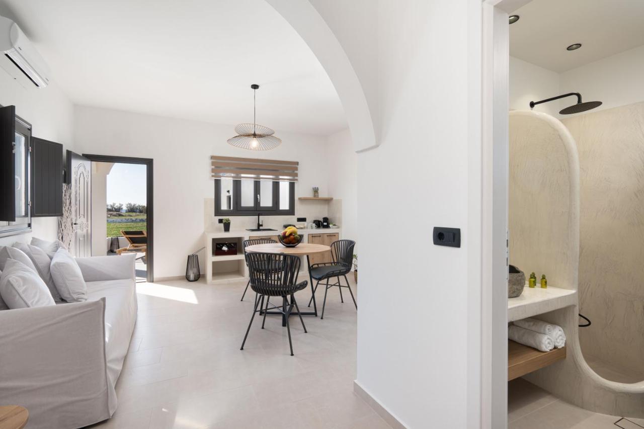 Almira Luxury Suites Perivolos  Bagian luar foto