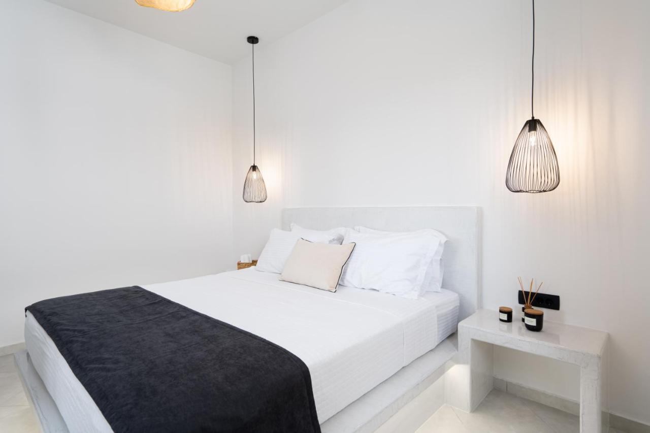 Almira Luxury Suites Perivolos  Bagian luar foto