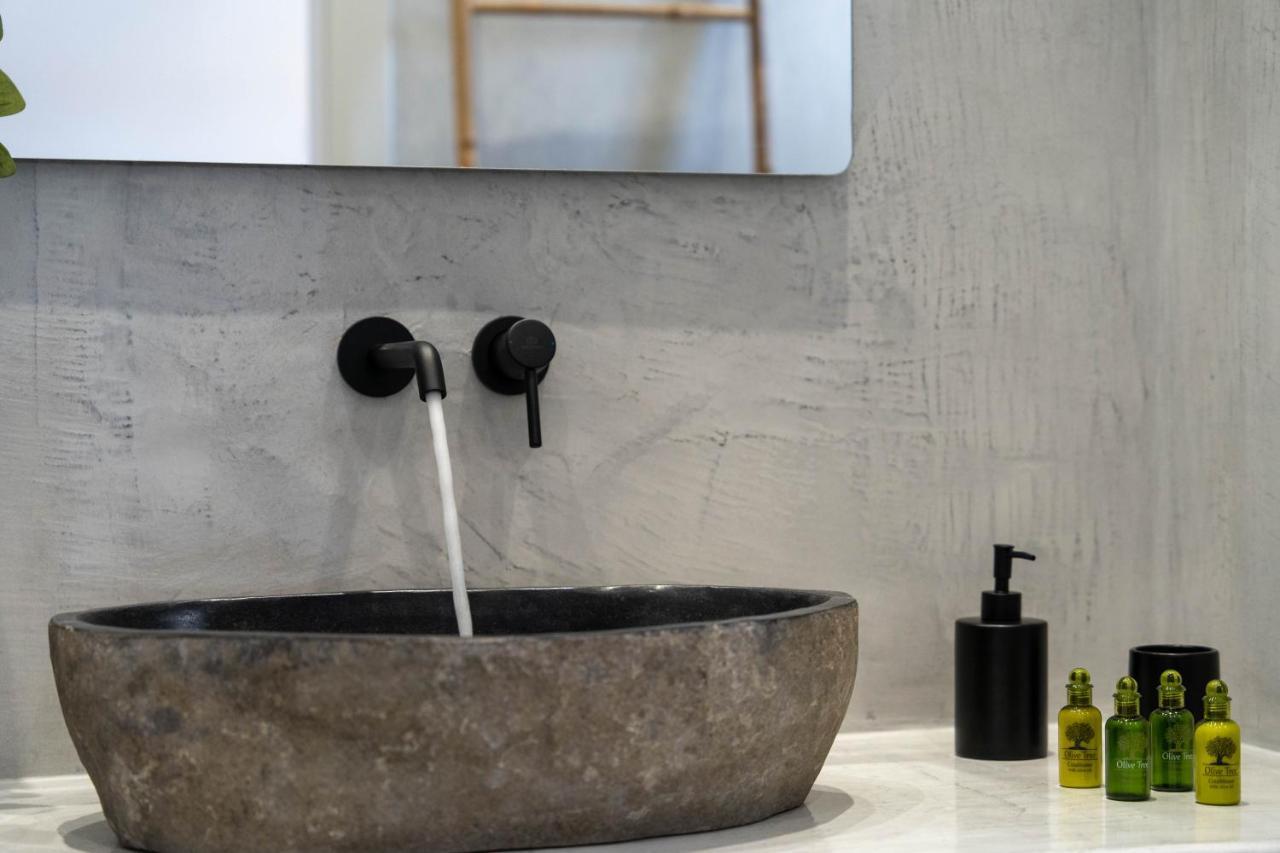 Almira Luxury Suites Perivolos  Bagian luar foto