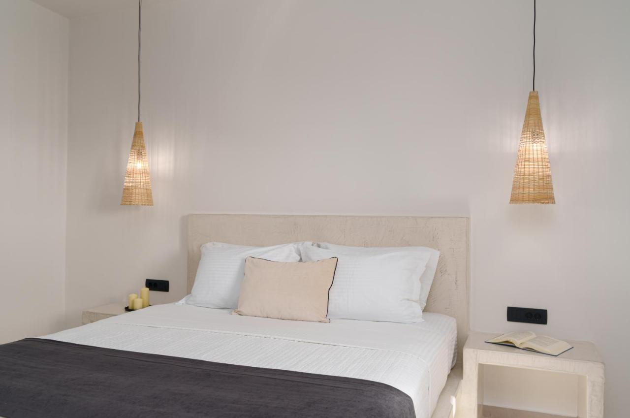 Almira Luxury Suites Perivolos  Bagian luar foto