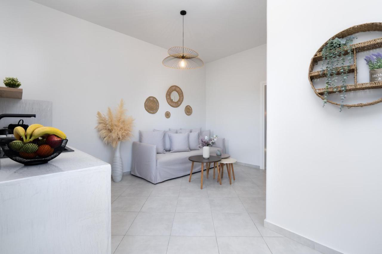Almira Luxury Suites Perivolos  Bagian luar foto