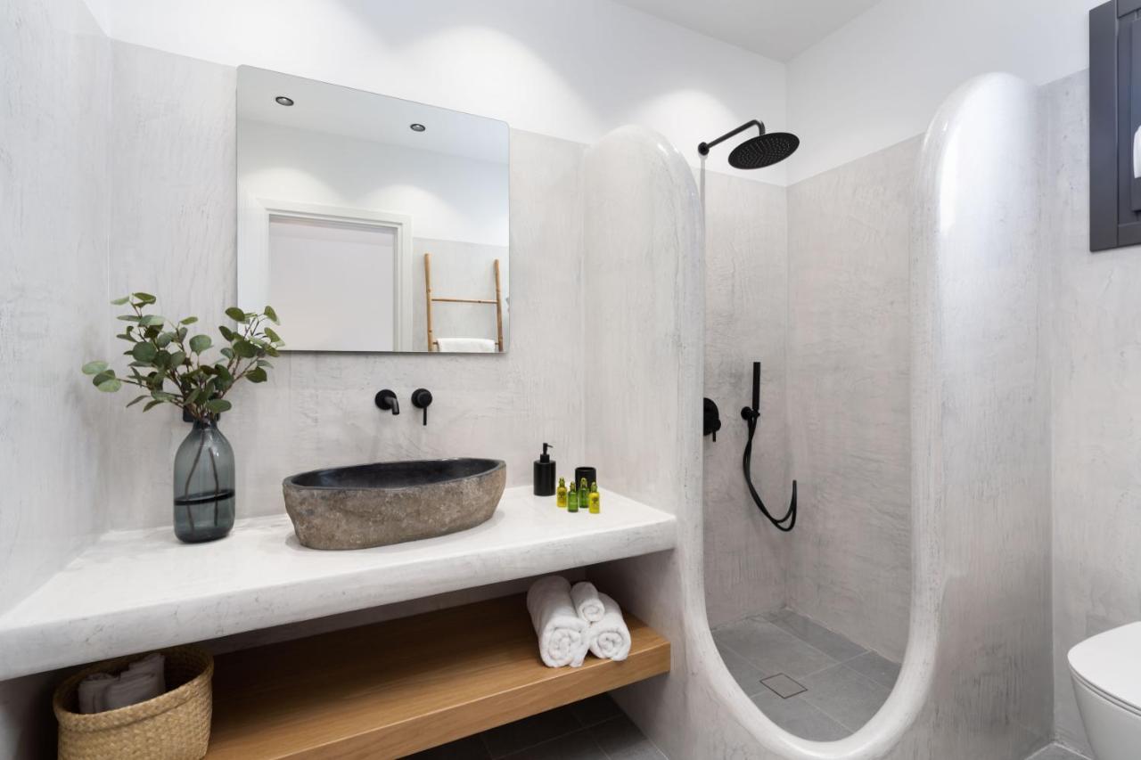 Almira Luxury Suites Perivolos  Bagian luar foto