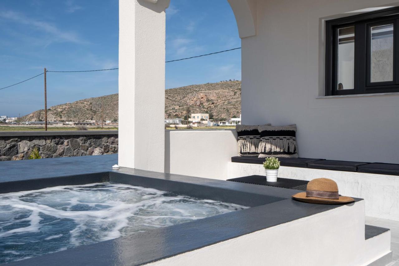Almira Luxury Suites Perivolos  Bagian luar foto